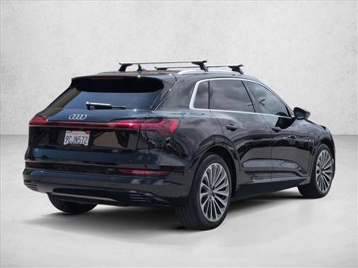 Mythos Black Metallic 2019 Audi e-tron Premium Plus