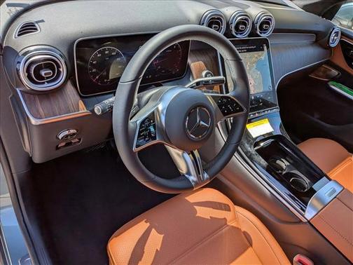 2025 Mercedes-Benz GLC 300 4MATIC
