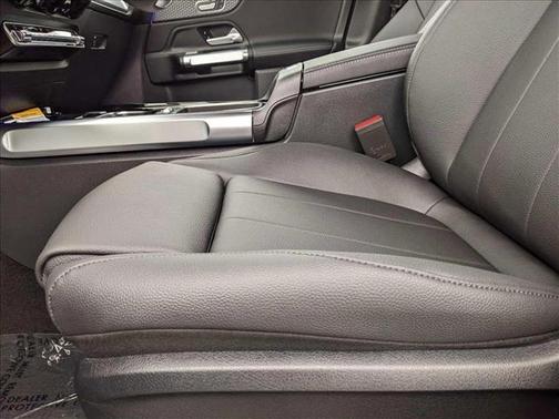 2025 Mercedes-Benz GLB 250 4MATIC