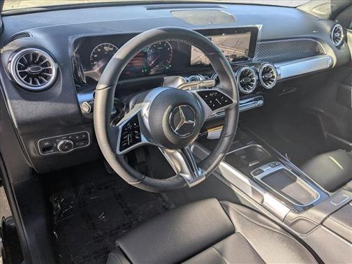 2025 Mercedes-Benz GLB 250 4MATIC
