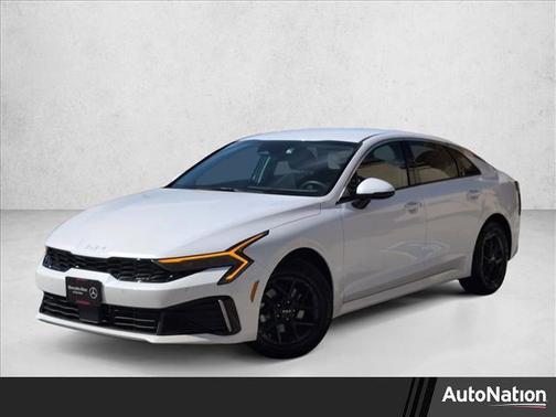 Snow White Pearl 2025 Kia K5 LXS