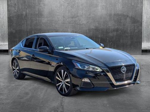 2020 Nissan Altima SR FWD