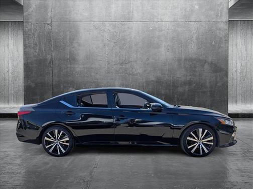 2020 Nissan Altima SR FWD
