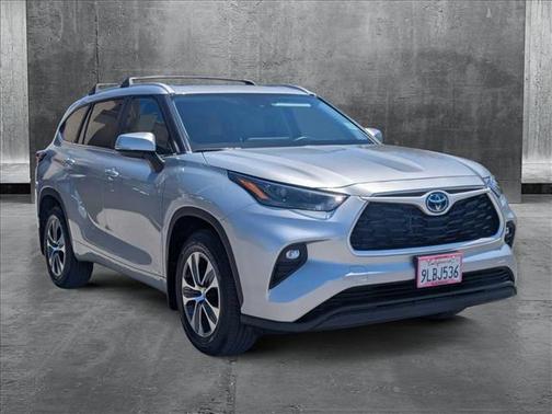 2024 Toyota Highlander Hybrid XLE