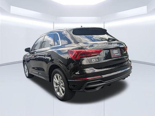 Mythos Black Metallic 2025 Audi Q3 45 S line Premium