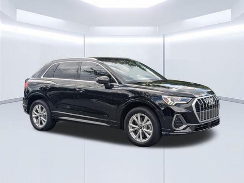 Mythos Black Metallic 2025 Audi Q3 45 S line Premium