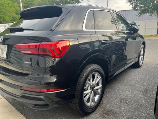 Mythos Black Metallic 2025 Audi Q3 45 S line Premium