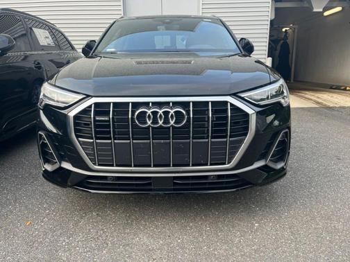 Mythos Black Metallic 2025 Audi Q3 45 S line Premium
