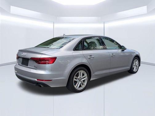 Florett Silver Metallic 2017 Audi A4 2.0T Premium