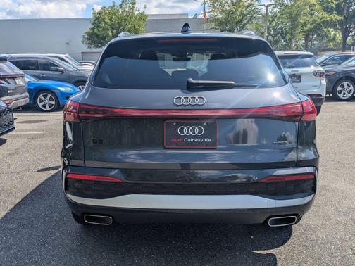 Tambora Gray Metallic 2025 Audi Q5 2.0T quattro Premium