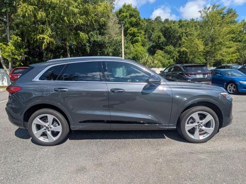 Tambora Gray Metallic 2025 Audi Q5 2.0T quattro Premium