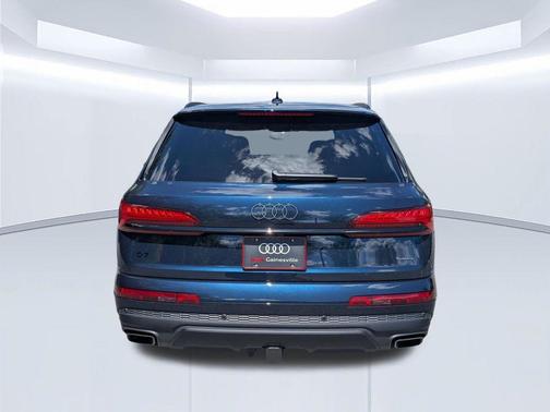 Blue Metallic 2026 Audi Q7 55 Premium Plus