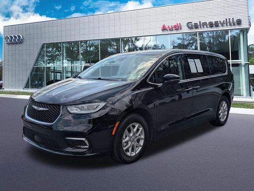 2024 Chrysler Pacifica Touring-L