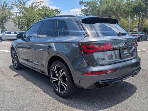 Daytona Gray Pearl Effect 2025 Audi Q5 45 S line quattro Premium