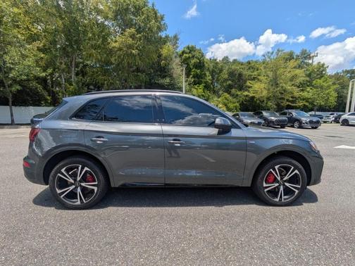 Daytona Gray Pearl Effect 2025 Audi Q5 45 S line quattro Premium