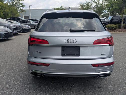 Florett Silver Metallic 2023 Audi Q5 45 S line quattro Premium