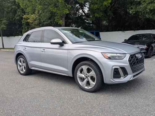 Florett Silver Metallic 2023 Audi Q5 45 S line quattro Premium