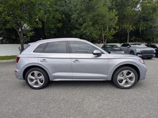 Florett Silver Metallic 2023 Audi Q5 45 S line quattro Premium