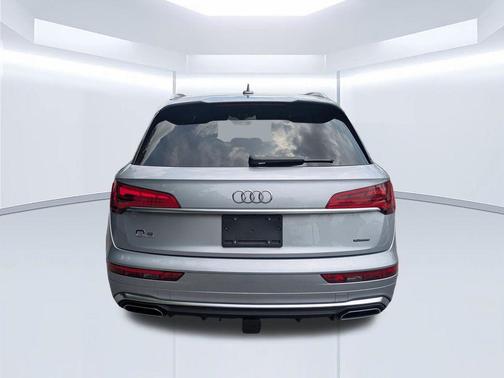 Florett Silver Metallic 2023 Audi Q5 45 S line quattro Premium