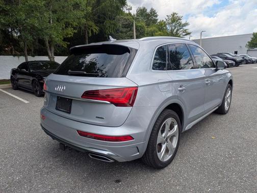 Florett Silver Metallic 2023 Audi Q5 45 S line quattro Premium