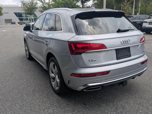Florett Silver Metallic 2023 Audi Q5 45 S line quattro Premium