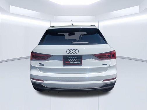 Arkona White 2025 Audi Q3 45 S line Premium