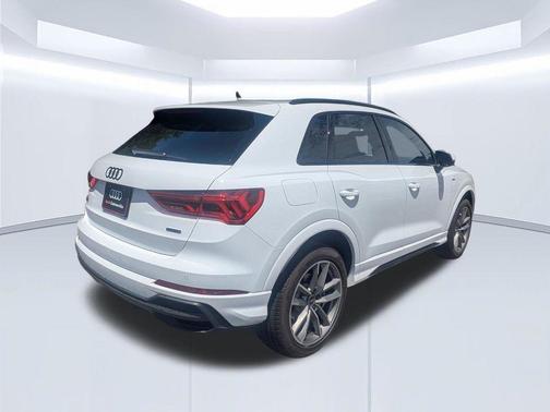Arkona White 2025 Audi Q3 45 S line Premium