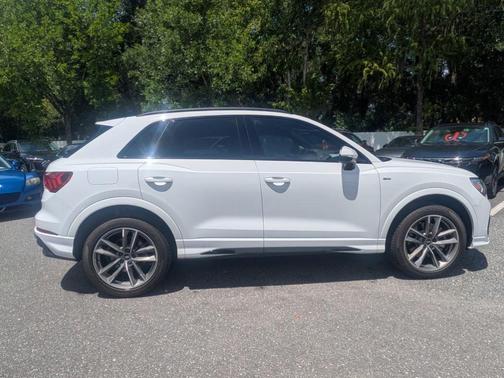 Arkona White 2025 Audi Q3 45 S line Premium