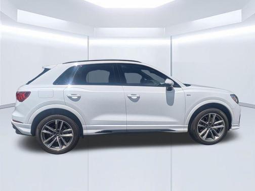 Arkona White 2025 Audi Q3 45 S line Premium
