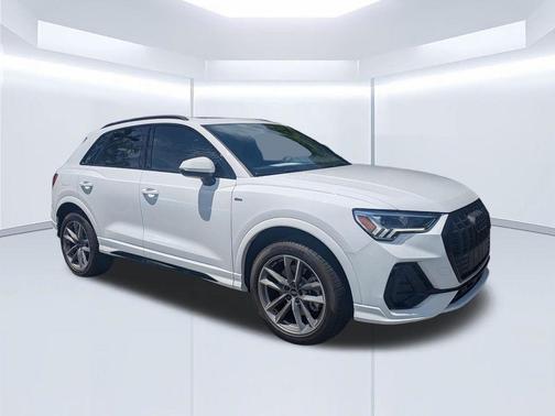Arkona White 2025 Audi Q3 45 S line Premium