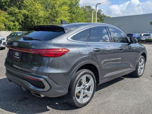 Daytona Gray Pearl Effect 2025 Audi Q5 2.0T Premium