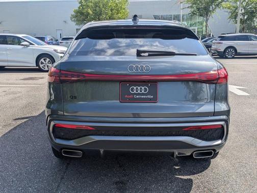 Daytona Gray Pearl Effect 2025 Audi Q5 2.0T Premium