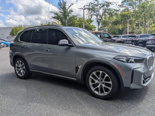 Gray Metallic 2024 BMW X5 sDrive40i