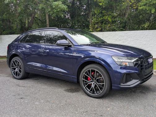 Navarra Blue Metallic 2023 Audi Q8 55 Premium Plus