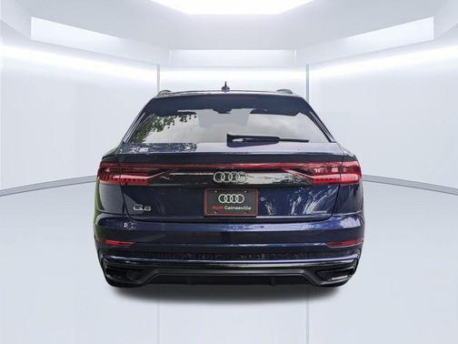 Navarra Blue Metallic 2023 Audi Q8 55 Premium Plus