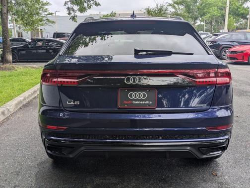 Navarra Blue Metallic 2023 Audi Q8 55 Premium Plus