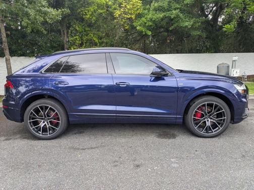 Navarra Blue Metallic 2023 Audi Q8 55 Premium Plus