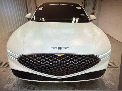 White 2023 Genesis G90 3.5T e-SC