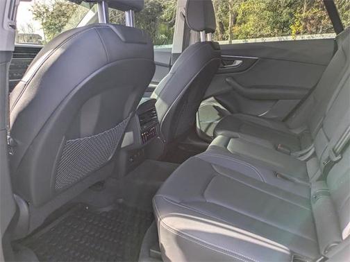 2023 Audi Q8 55 Premium Plus