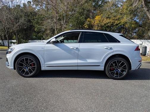 2023 Audi Q8 55 Premium Plus