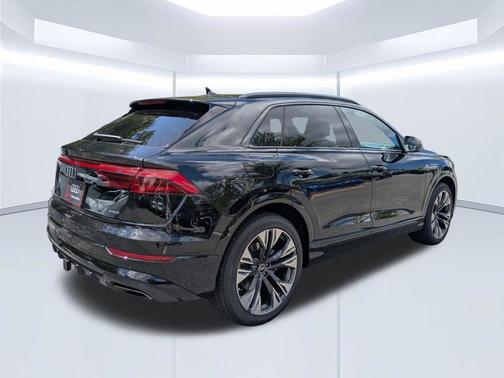 Mythos Black Metallic 2026 Audi Q8 55 Premium