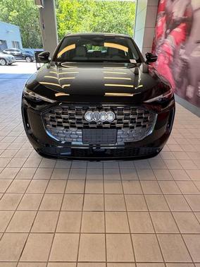 Mythos Black Metallic 2025 Audi Q5 2.0T quattro Premium