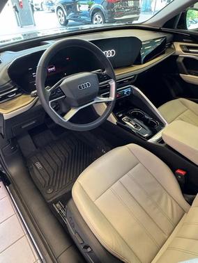 Mythos Black Metallic 2025 Audi Q5 2.0T quattro Premium