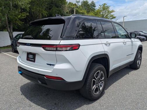Bright White Clearcoat 2022 Jeep Grand Cherokee 4xe Trailhawk