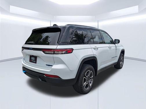 Bright White Clearcoat 2022 Jeep Grand Cherokee 4xe Trailhawk