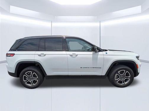 Bright White Clearcoat 2022 Jeep Grand Cherokee 4xe Trailhawk