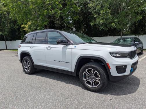 Bright White Clearcoat 2022 Jeep Grand Cherokee 4xe Trailhawk