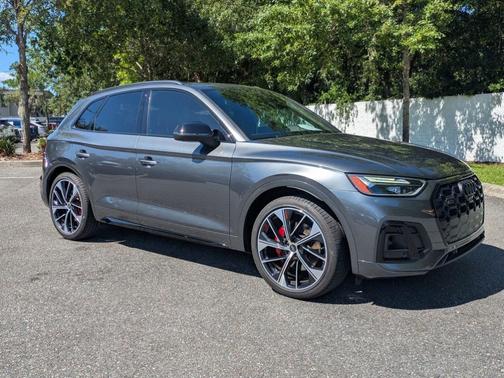 Daytona Gray Pearl Effect 2024 Audi SQ5 3.0T Premium Plus