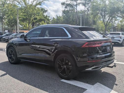 Mythos Black Metallic 2022 Audi Q8 55 Premium