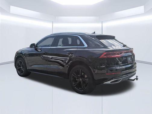 Mythos Black Metallic 2022 Audi Q8 55 Premium